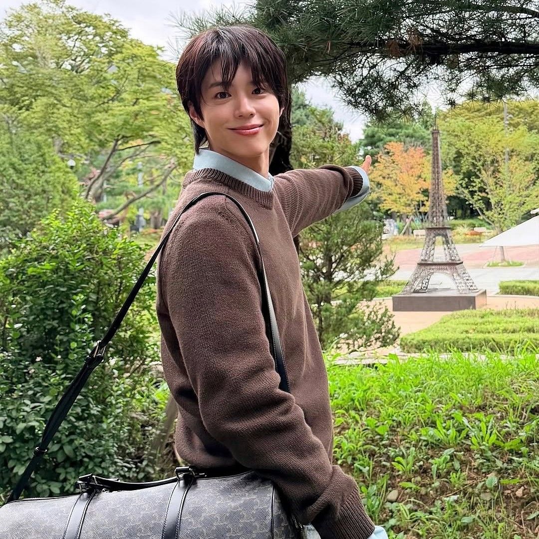 Recent activity shot of Park Bogum