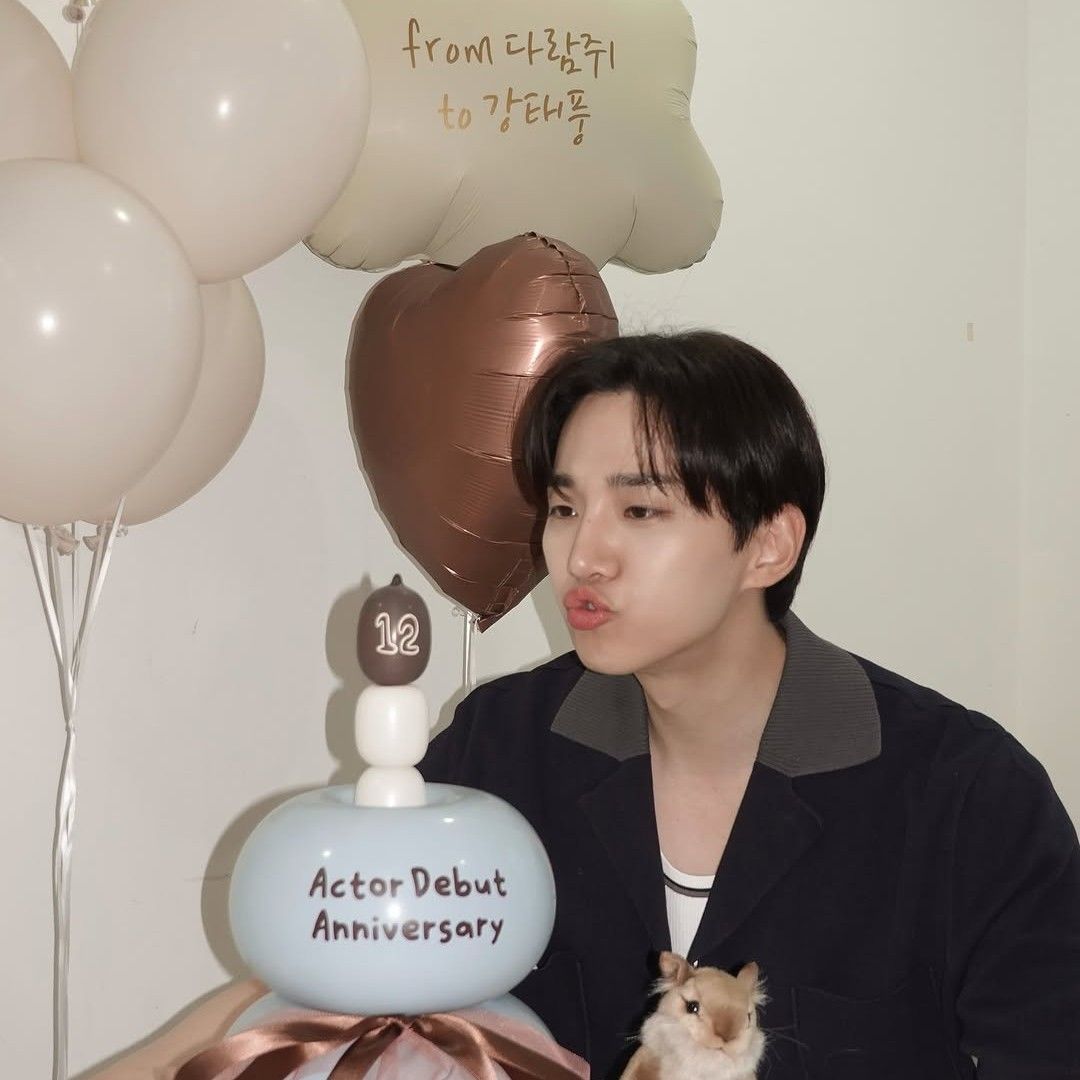 Recent activity shot of Lee Junho