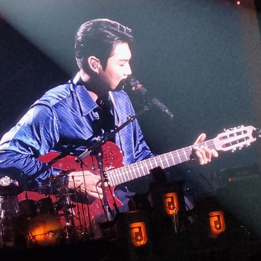 A moment captured by a fan of Son Taejin