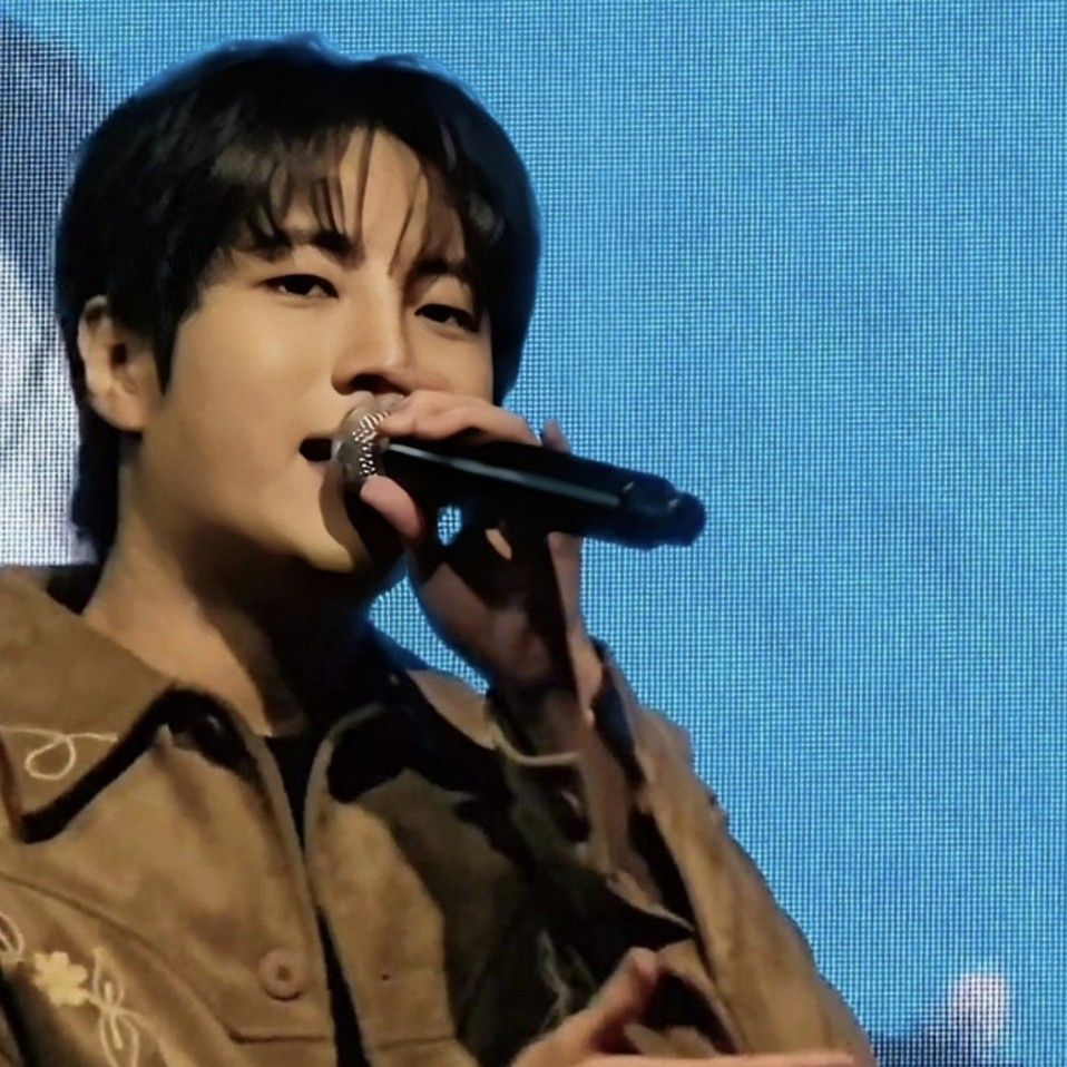 金俊賢的最新照片