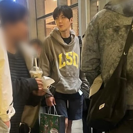 Behind-the-scenes cut of Kim Seonho