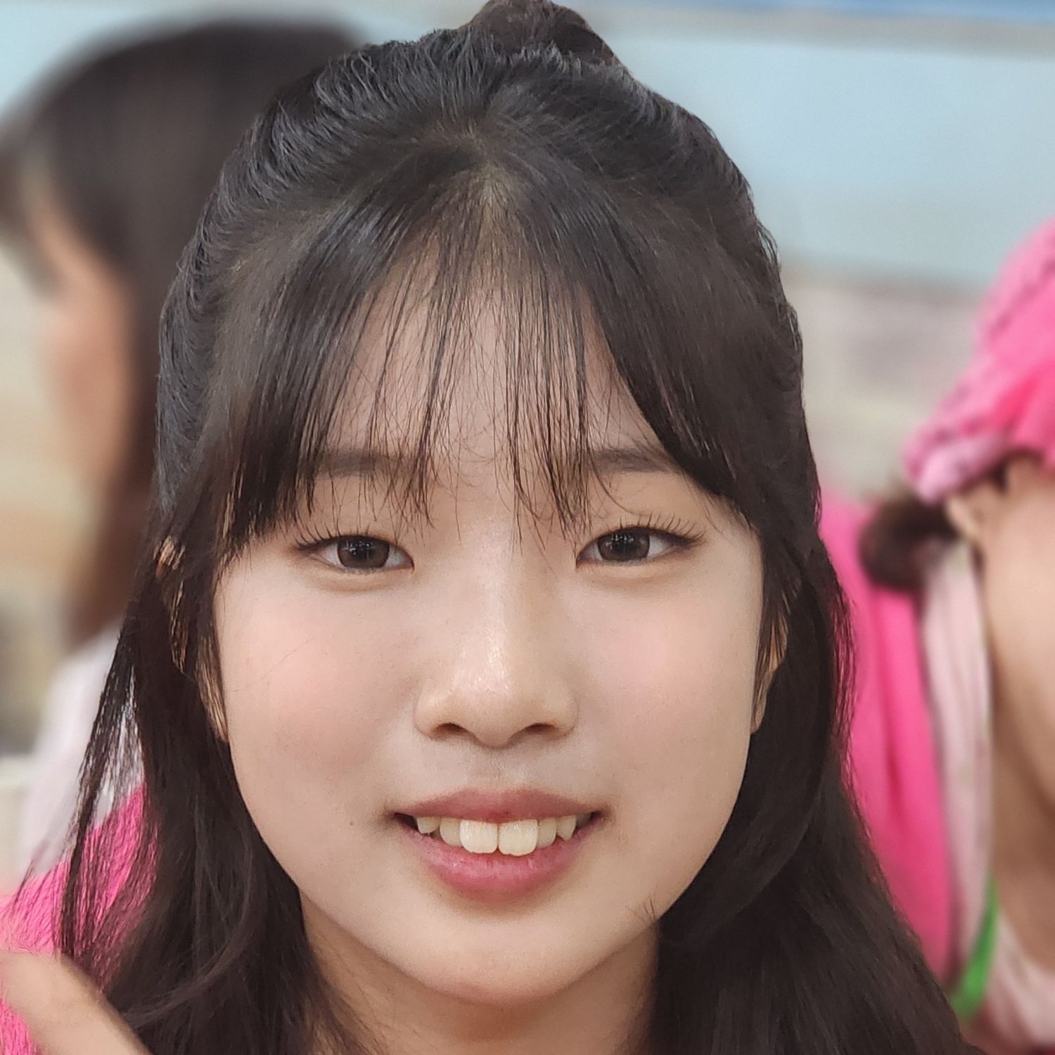 Behind-the-scenes cut of Bin Yeseo