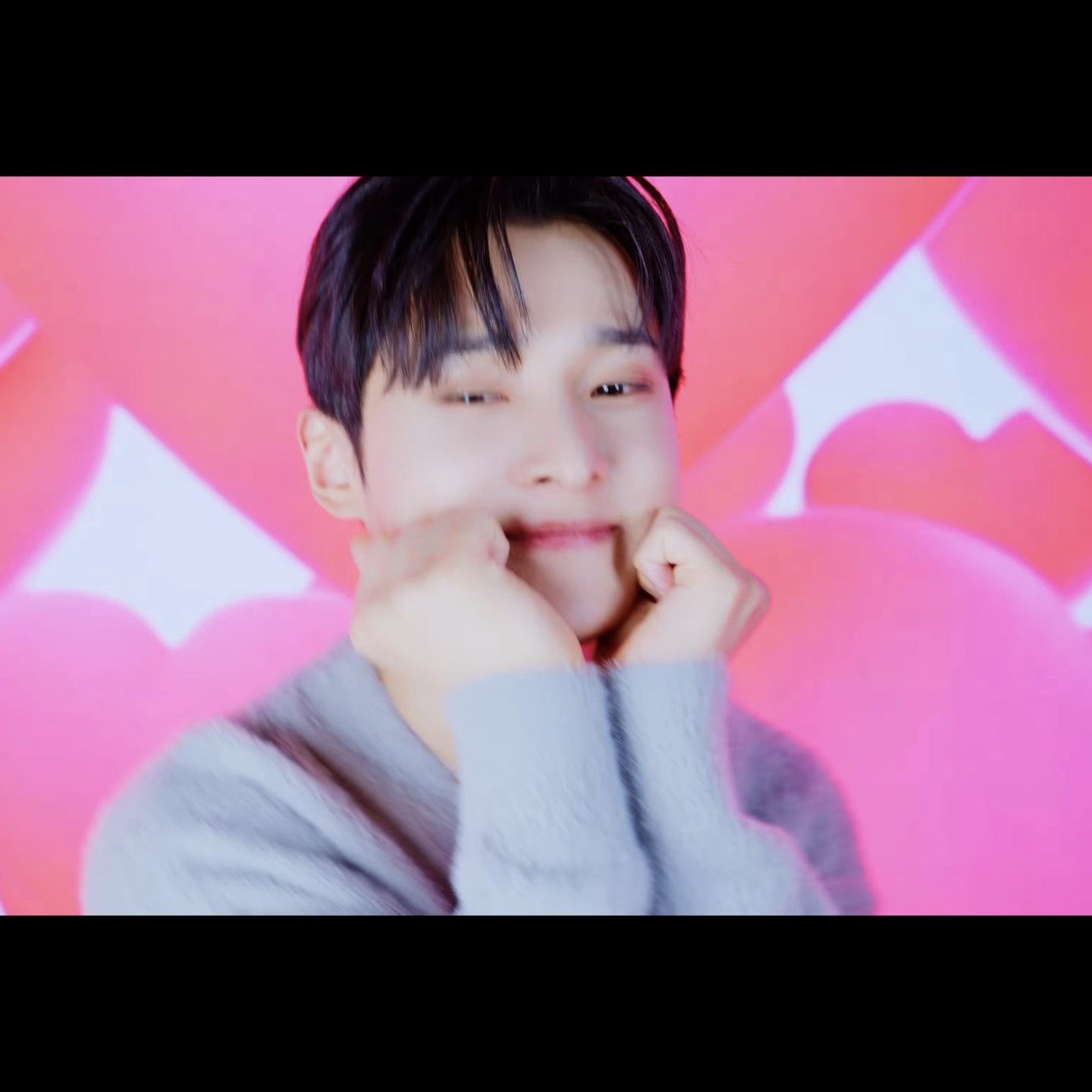 Behind-the-scenes cut of Seong Ri