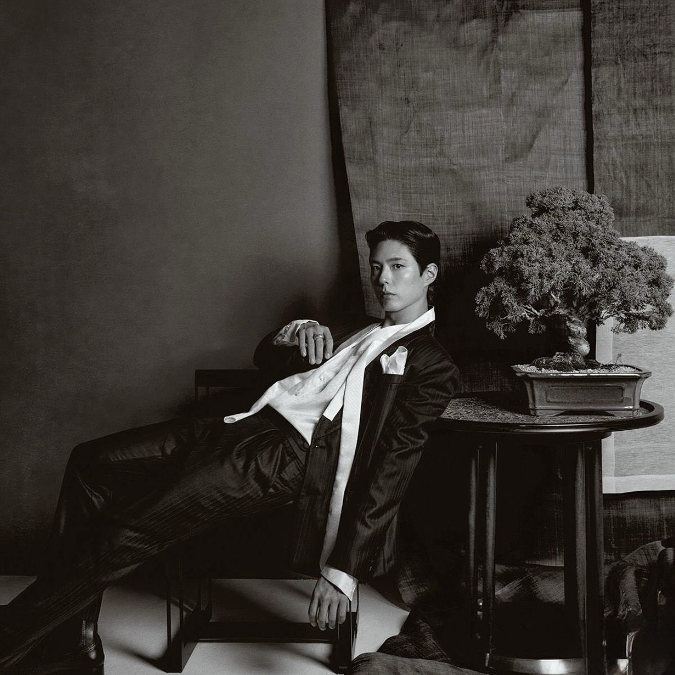 Behind-the-scenes cut of Park Bogum