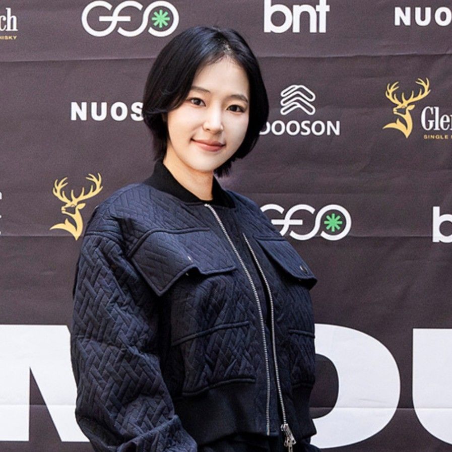 A moment captured by a fan of Hong Ja