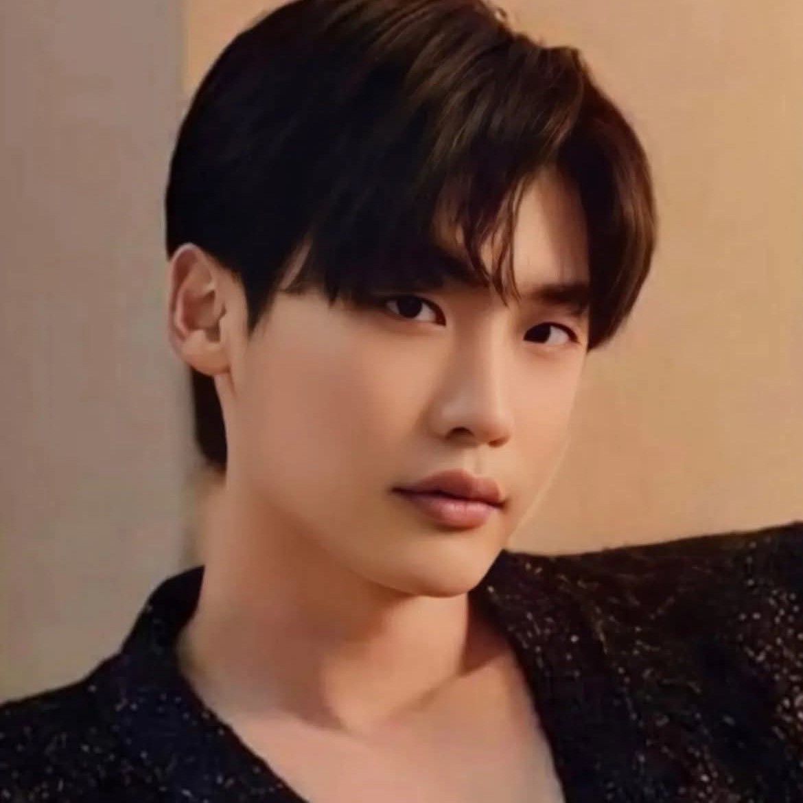 Recent activity shot of Lee Jongsuk