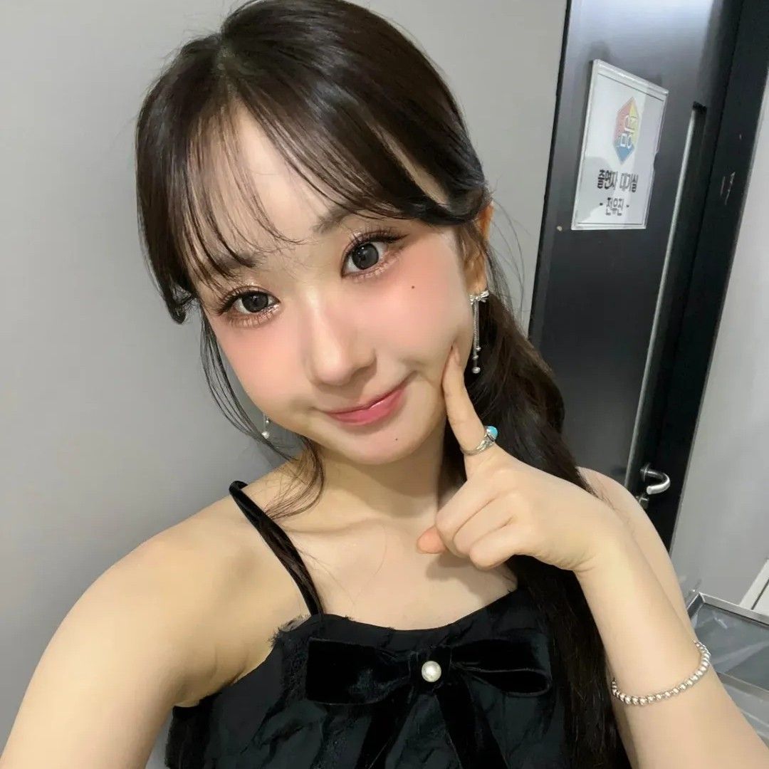 A moment captured by a fan of Jeon Yujin