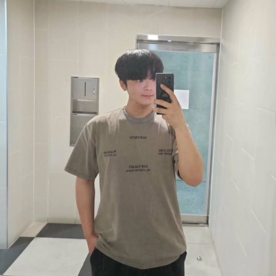 Behind-the-scenes cut of Park Minsu