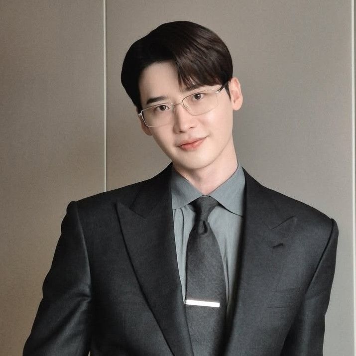 Behind-the-scenes cut of Lee Jongsuk