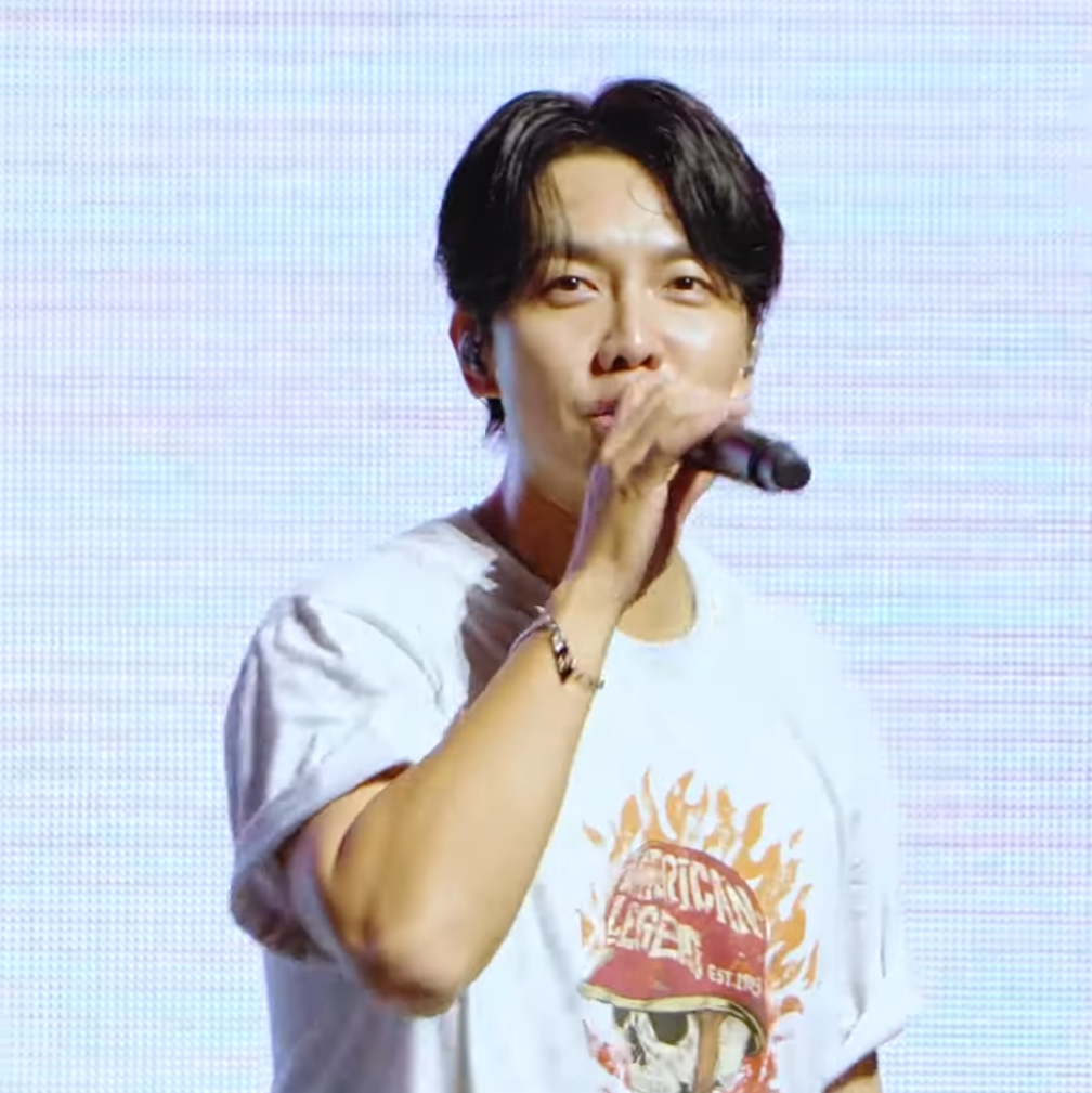 Behind-the-scenes cut of Lee Seunggi