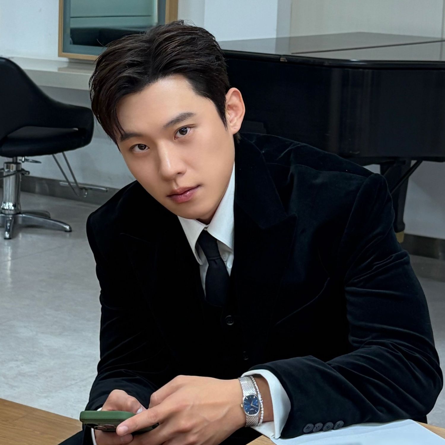 Behind-the-scenes cut of Kim Sungcheol