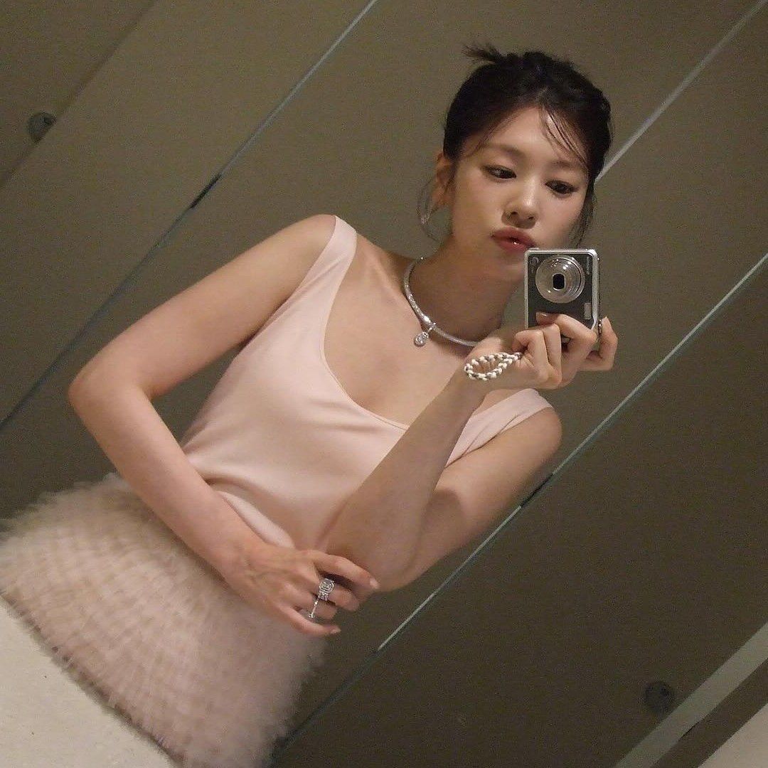 Recent activity shot of Jung Somin