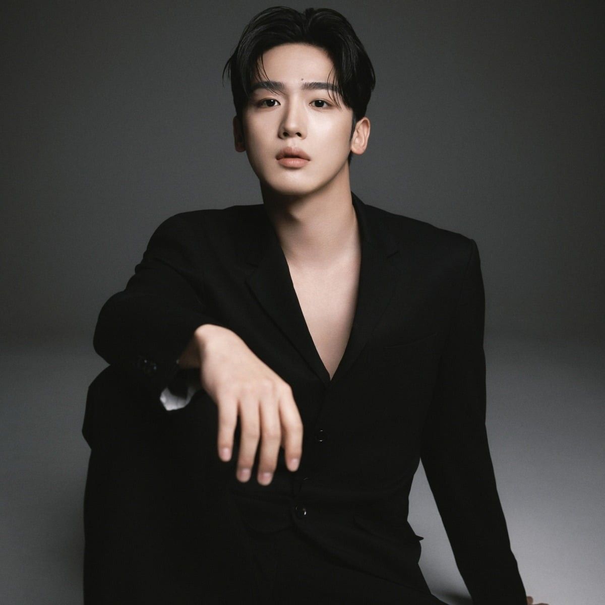 Behind-the-scenes cut of Kim Yohan