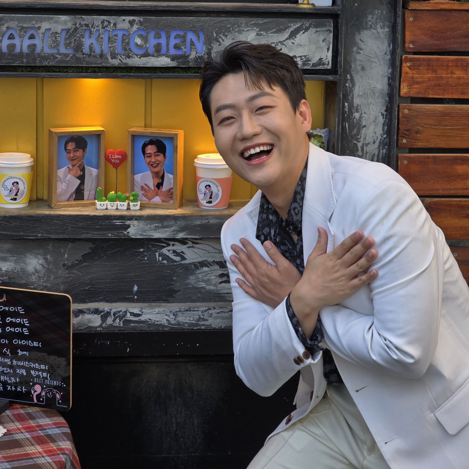Behind-the-scenes cut of Min Soohyun