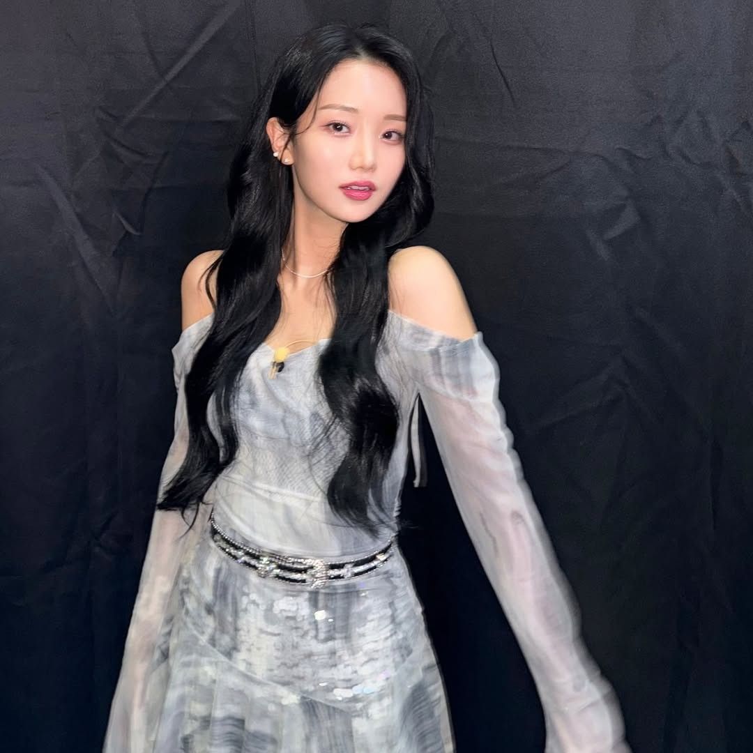 A moment captured by a fan of Kim Soyeon (2004)