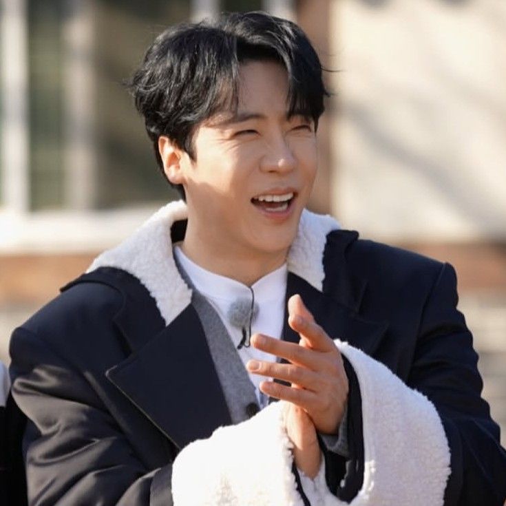 A moment captured by a fan of Enoch