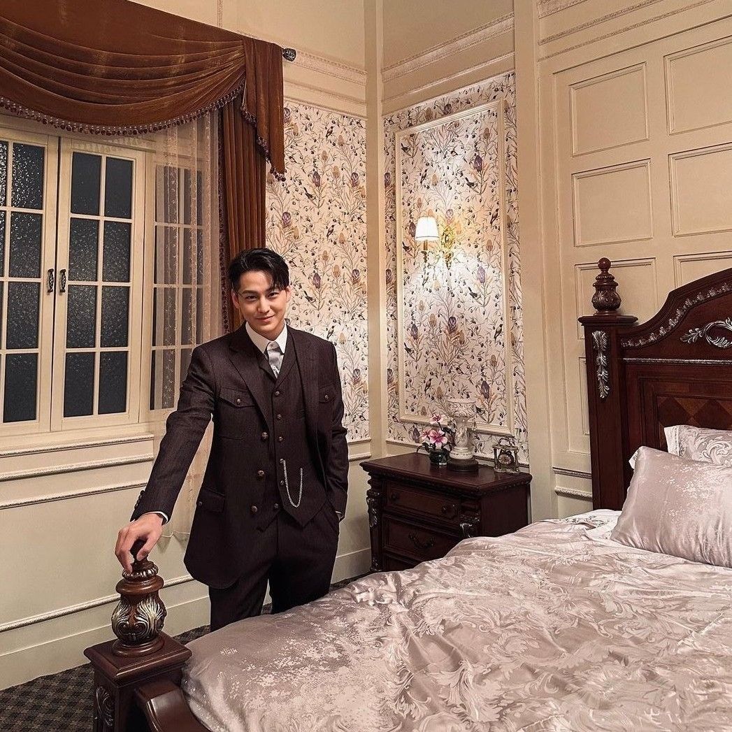 Behind-the-scenes cut of Kim Bum