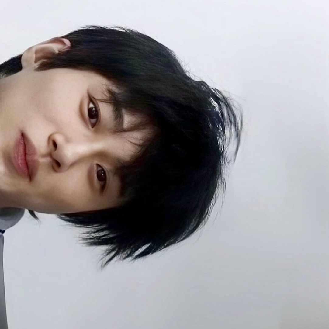 Behind-the-scenes cut of Byeon Wooseok