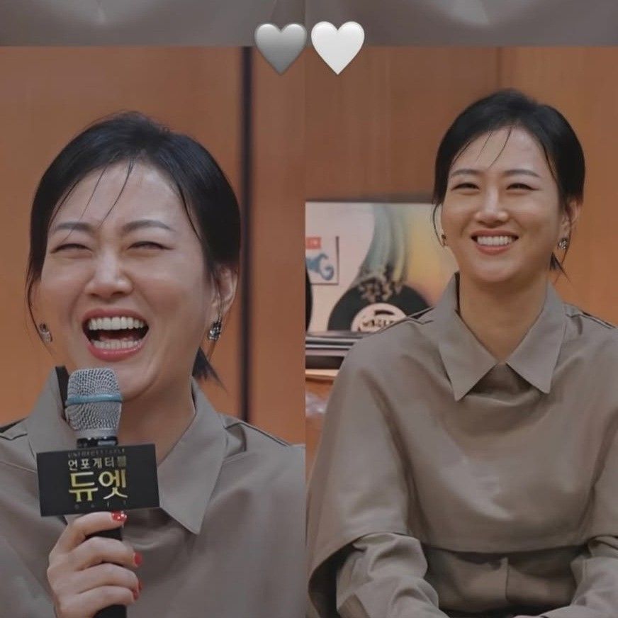 A moment captured by a fan of Jang Yoonjeong