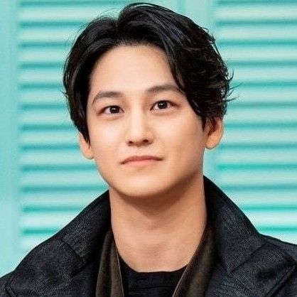 Behind-the-scenes cut of Kim Bum