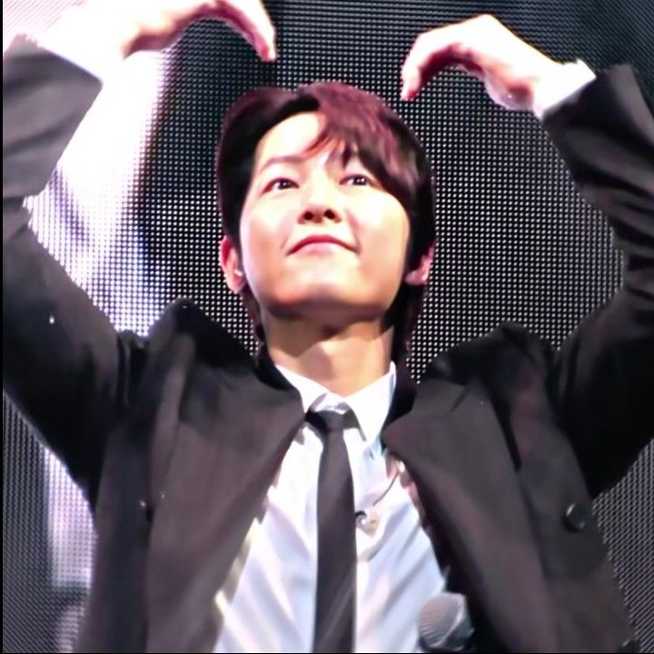 Recent activity shot of Song Joongki