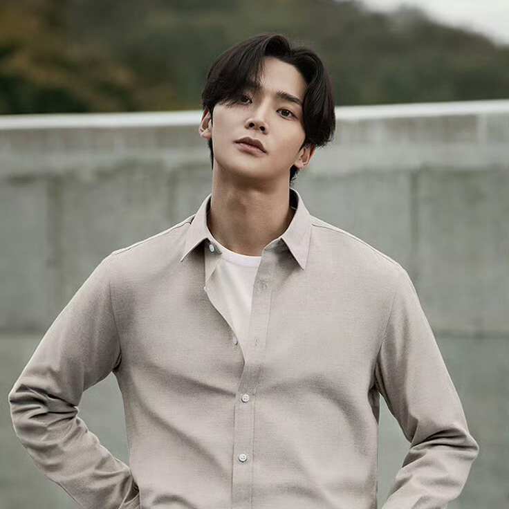 Foto kegiatan terbaru dari Rowoon