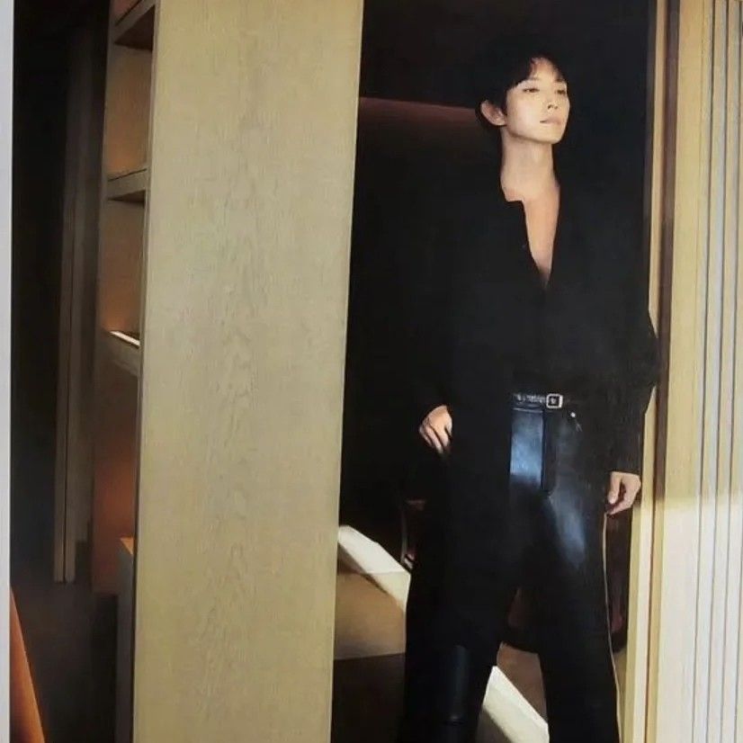 Behind-the-scenes cut of Lee Joongi