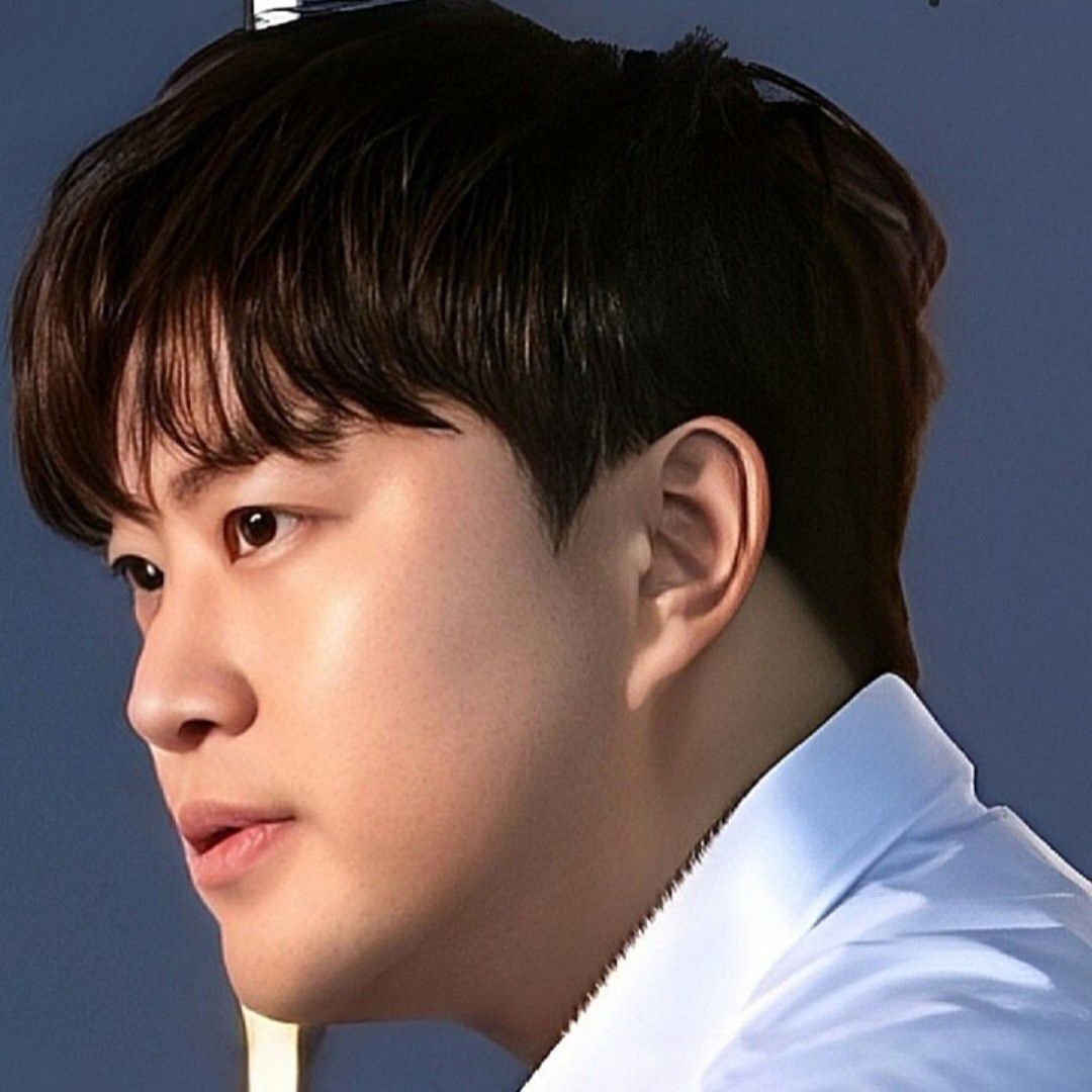 Recent activity shot of Kim Hojoong