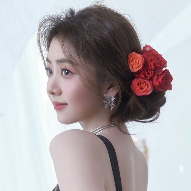 Latest photo of Tan Song Yun