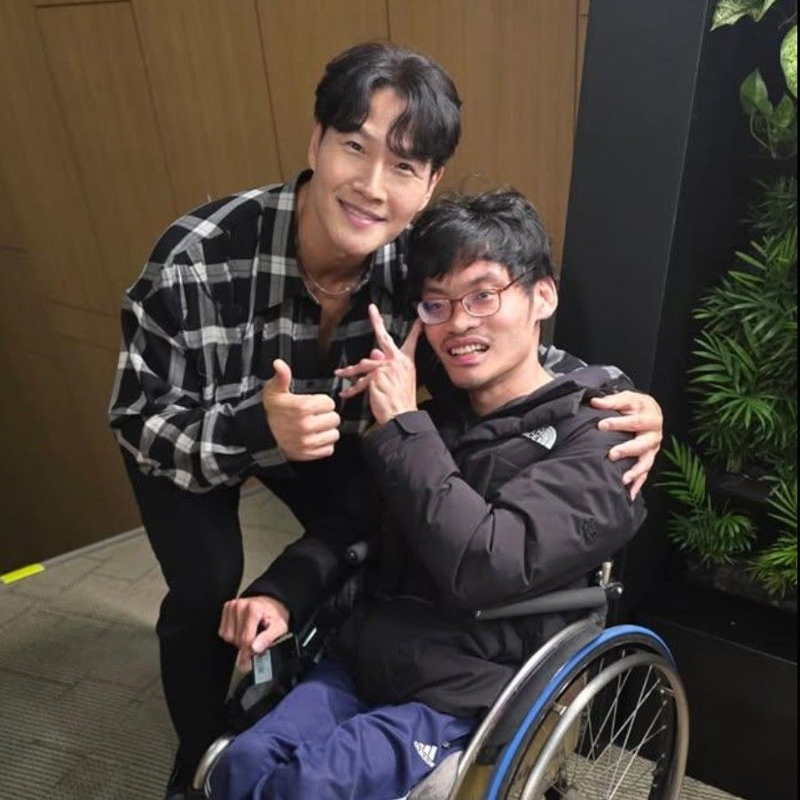 Latest photo of Kim Jongkook
