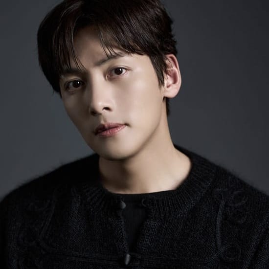 粉丝拍下的池昌旭瞬间