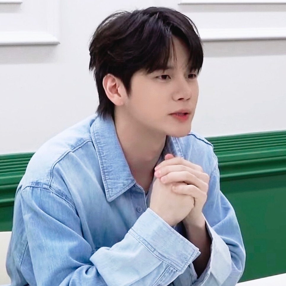 A moment captured by a fan of Ong Seongwu