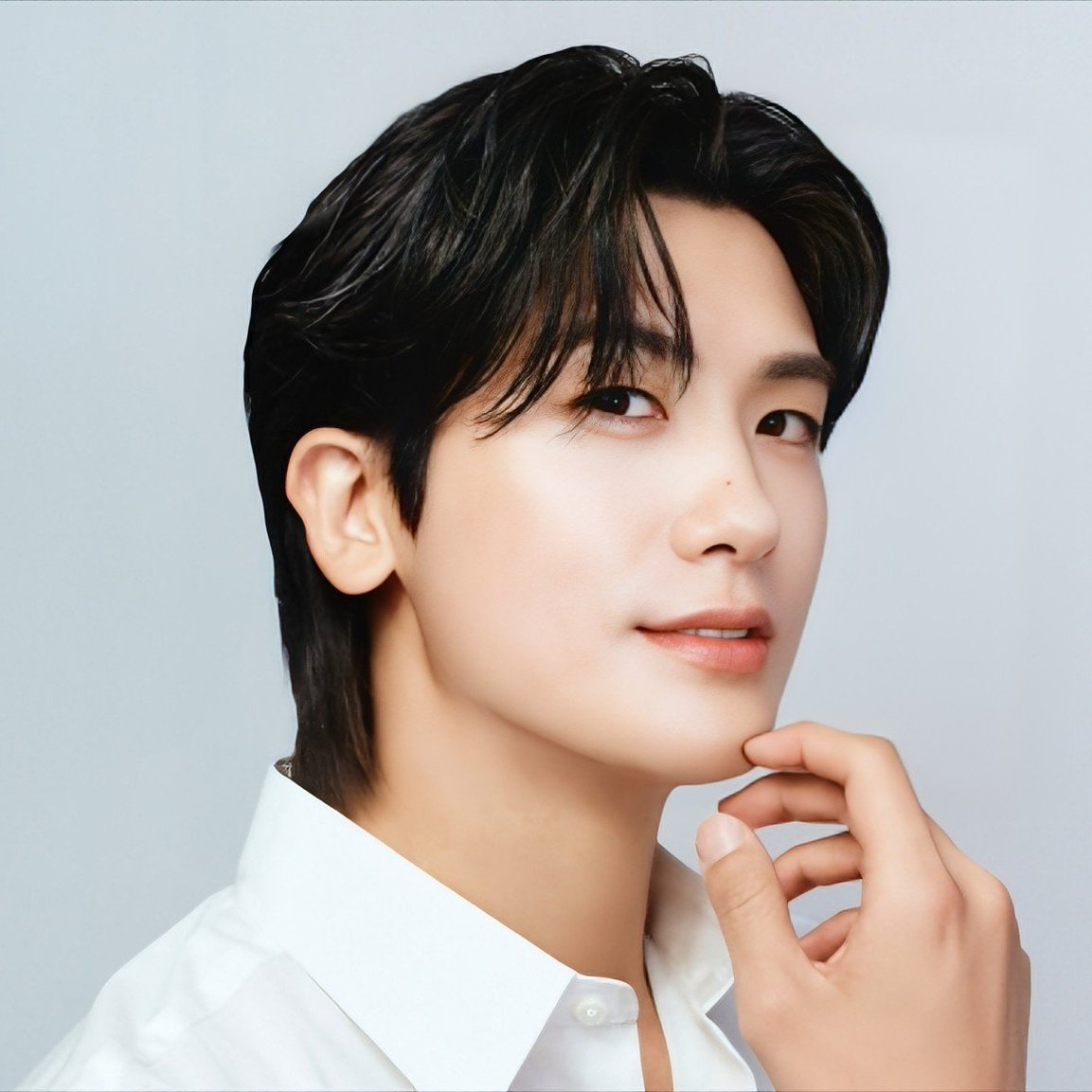 Latest photo of Park Hyungsik