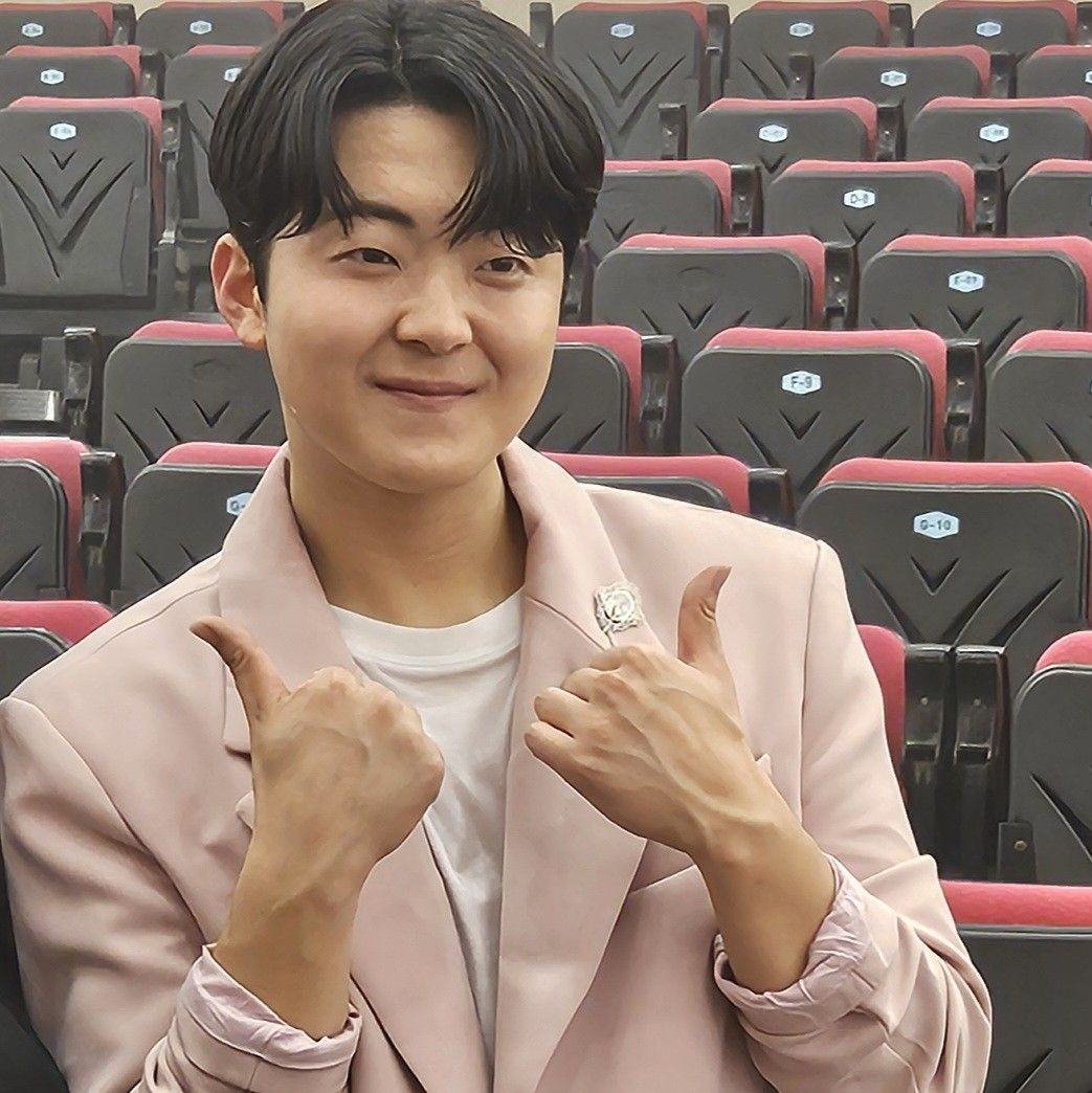 Behind-the-scenes cut of Park Minsu