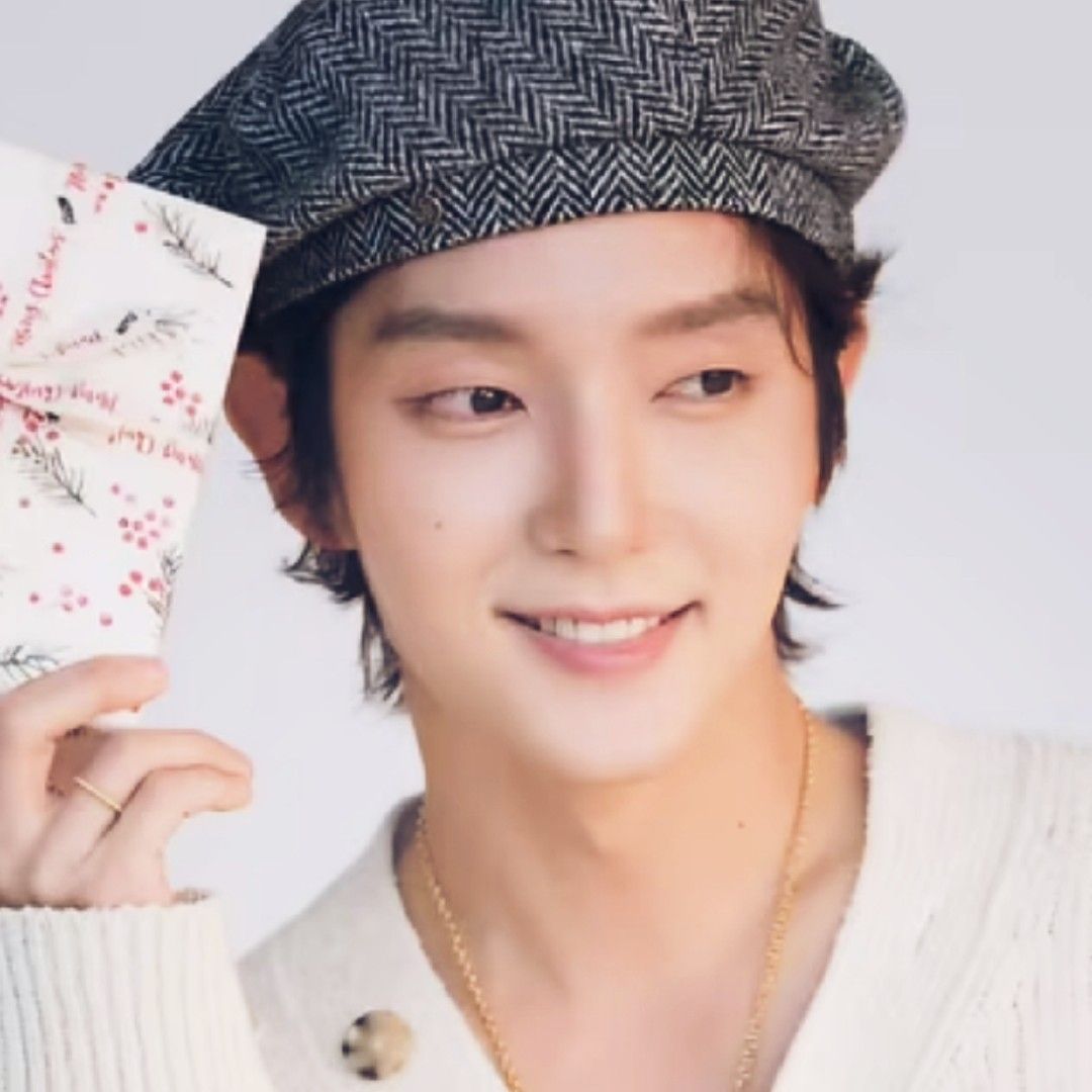 Behind-the-scenes cut of Lee Joongi