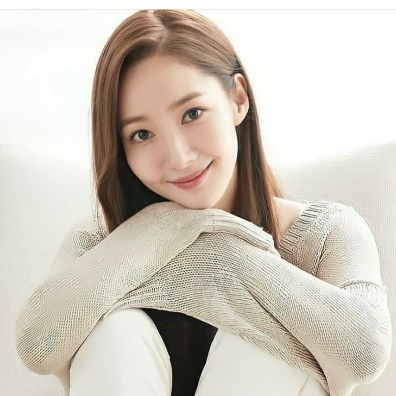 Behind-the-scenes cut of Park Minyoung