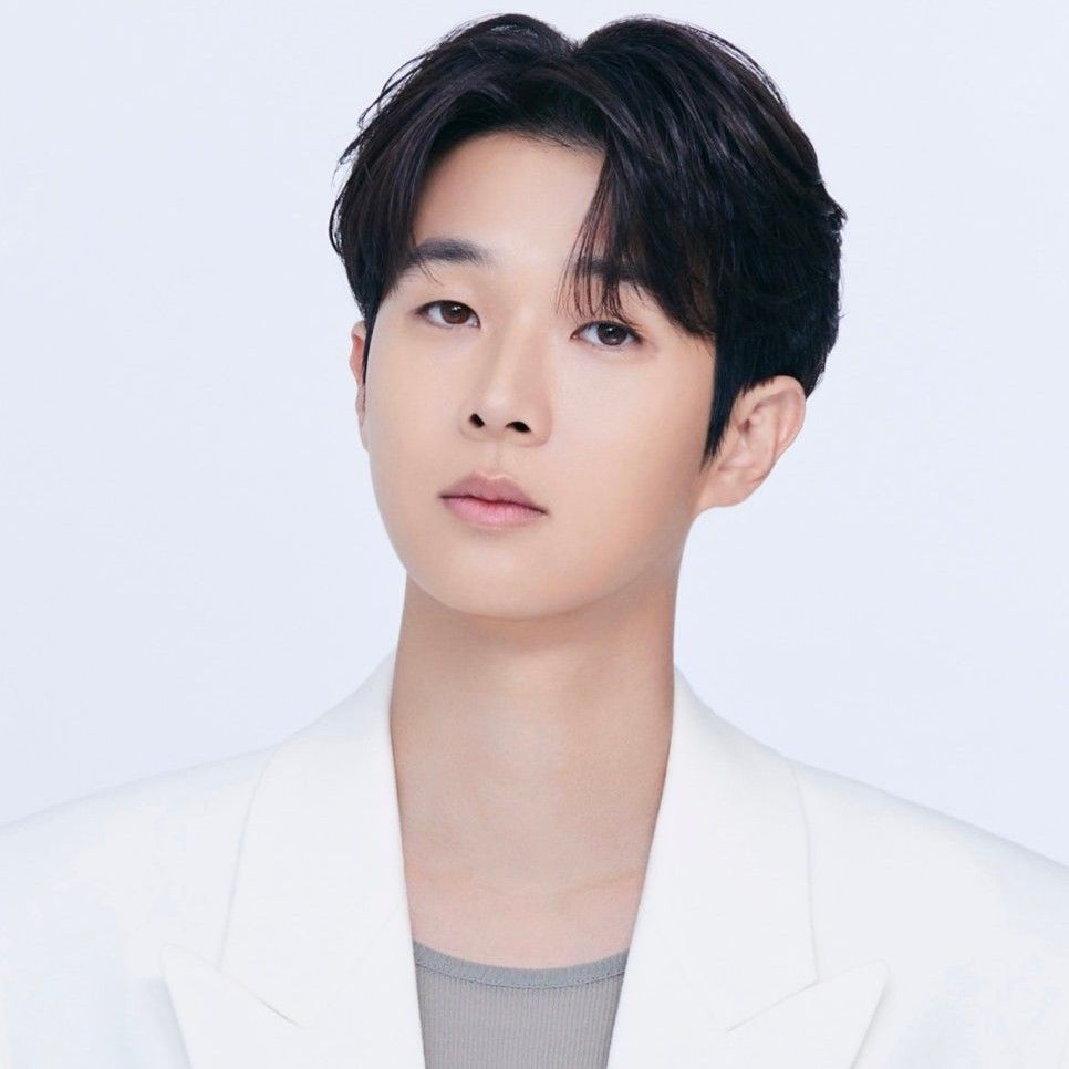 Latest photo of Choi Wooshik
