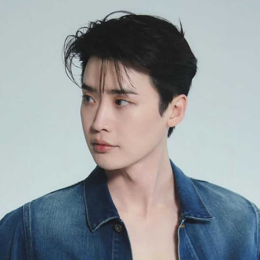 A moment captured by a fan of Lee Jongsuk
