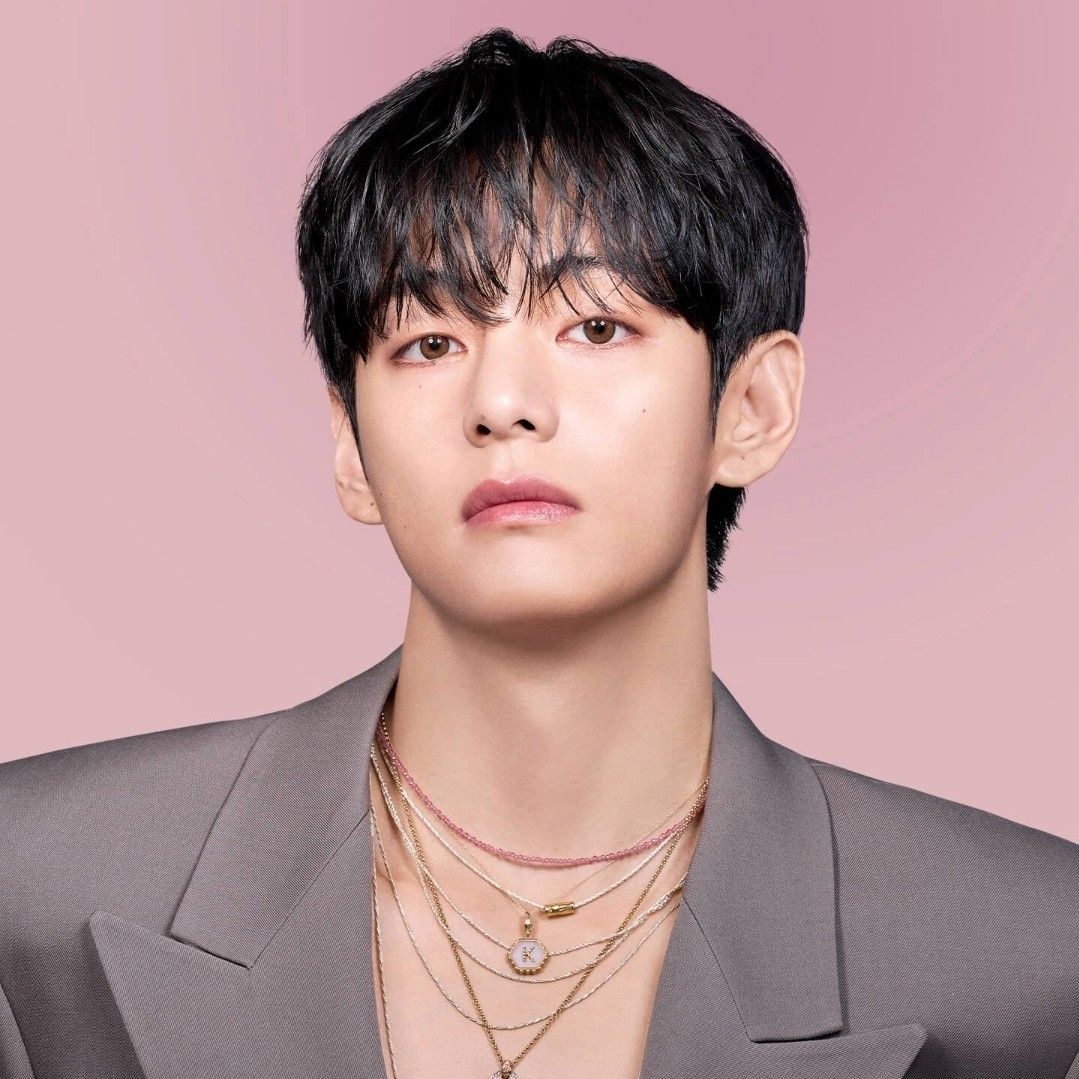 Latest photo of Kim Taehyung (V)