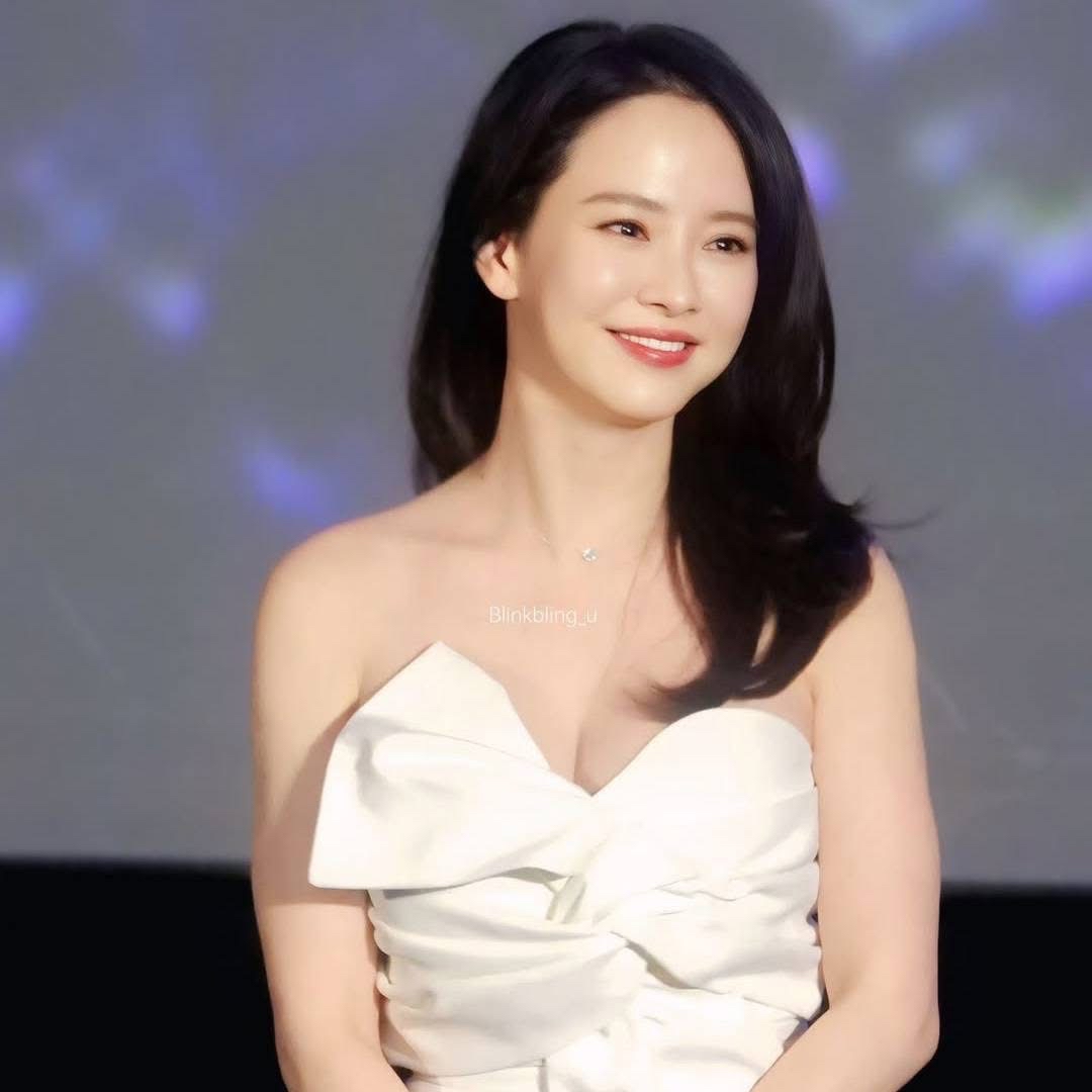 Behind-the-scenes cut of Song Jihyo