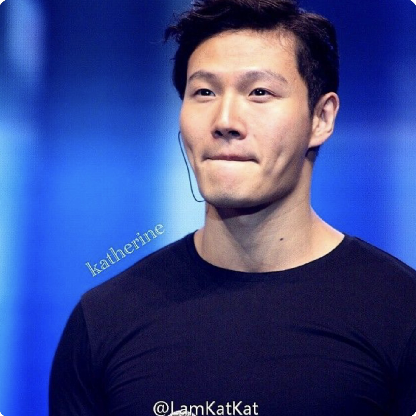 金钟国的最新照片