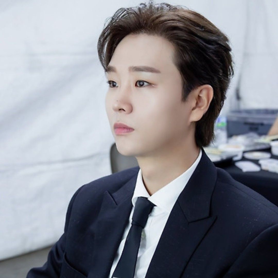 송민준의 최신 사진