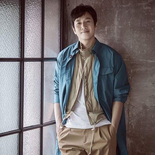 Recent activity shot of Lee Sunkyun