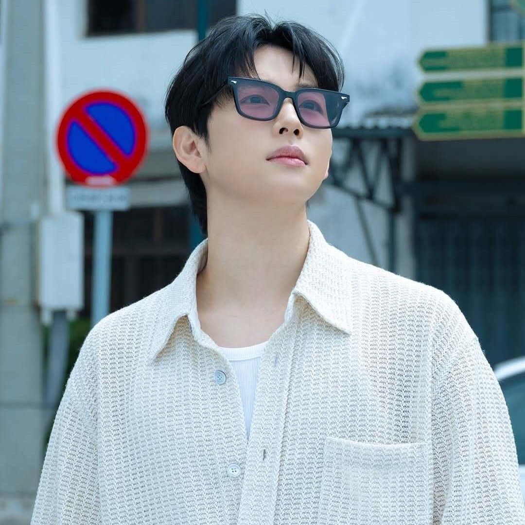 A moment captured by a fan of Lim Siwan