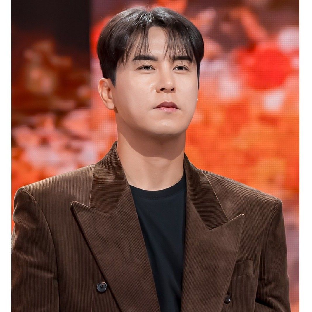 チャン・ミンホの最近の活動ショット