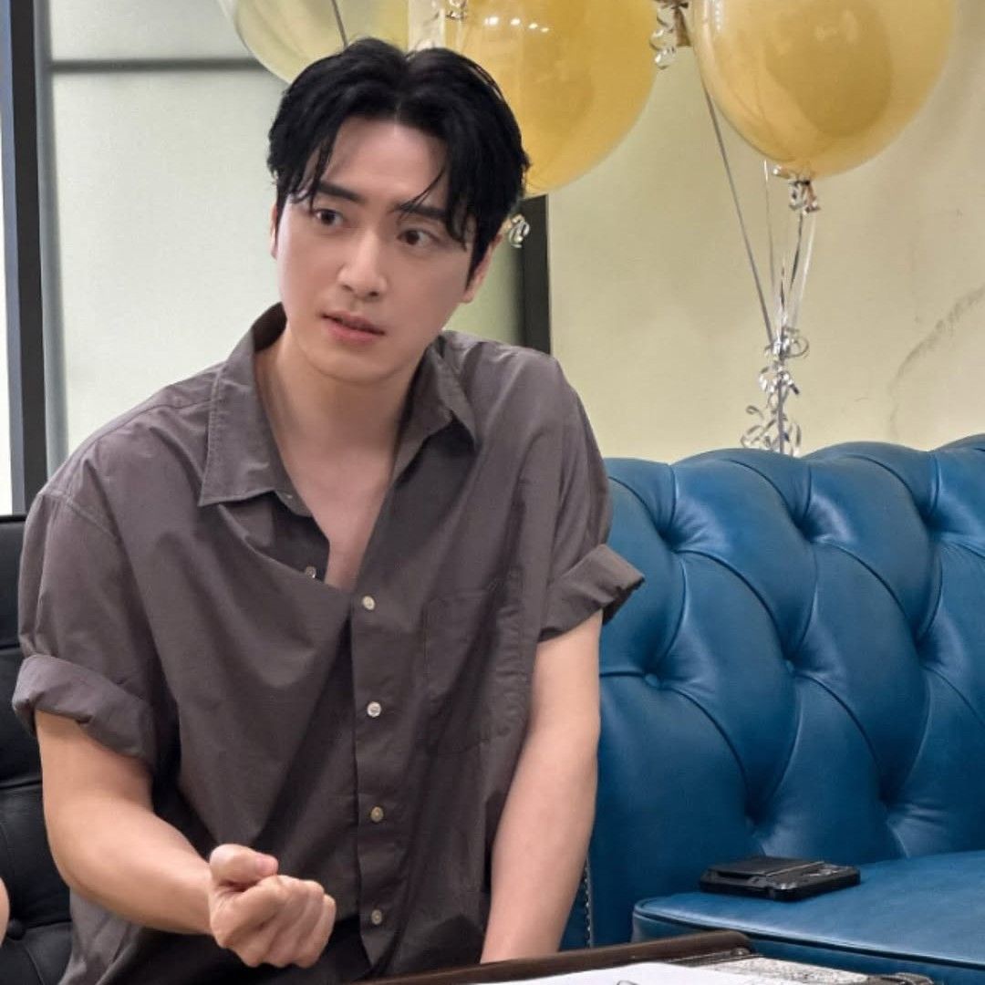 A moment captured by a fan of Lee Joonhyuk