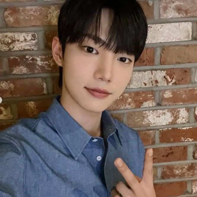 Behind-the-scenes cut of Cho Junyoung