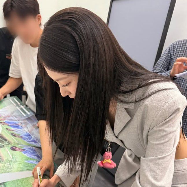 Behind-the-scenes cut of Gong Seungyeon