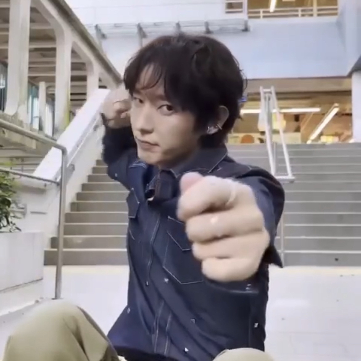 A moment captured by a fan of Lee Joongi