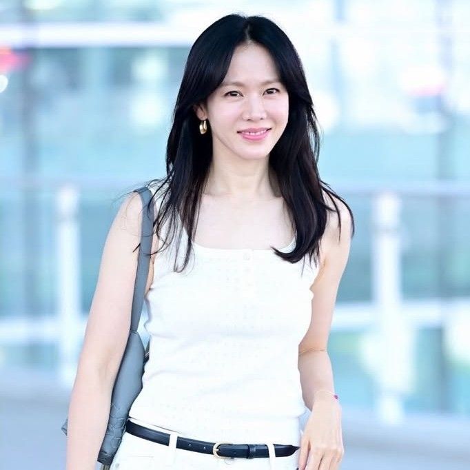 Behind-the-scenes cut of Son Yejin